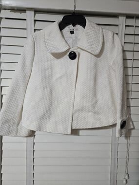 NWOT Illusion White 100% Cotton Textured Crop Jacket W/blk Accent Buttons Sz 12